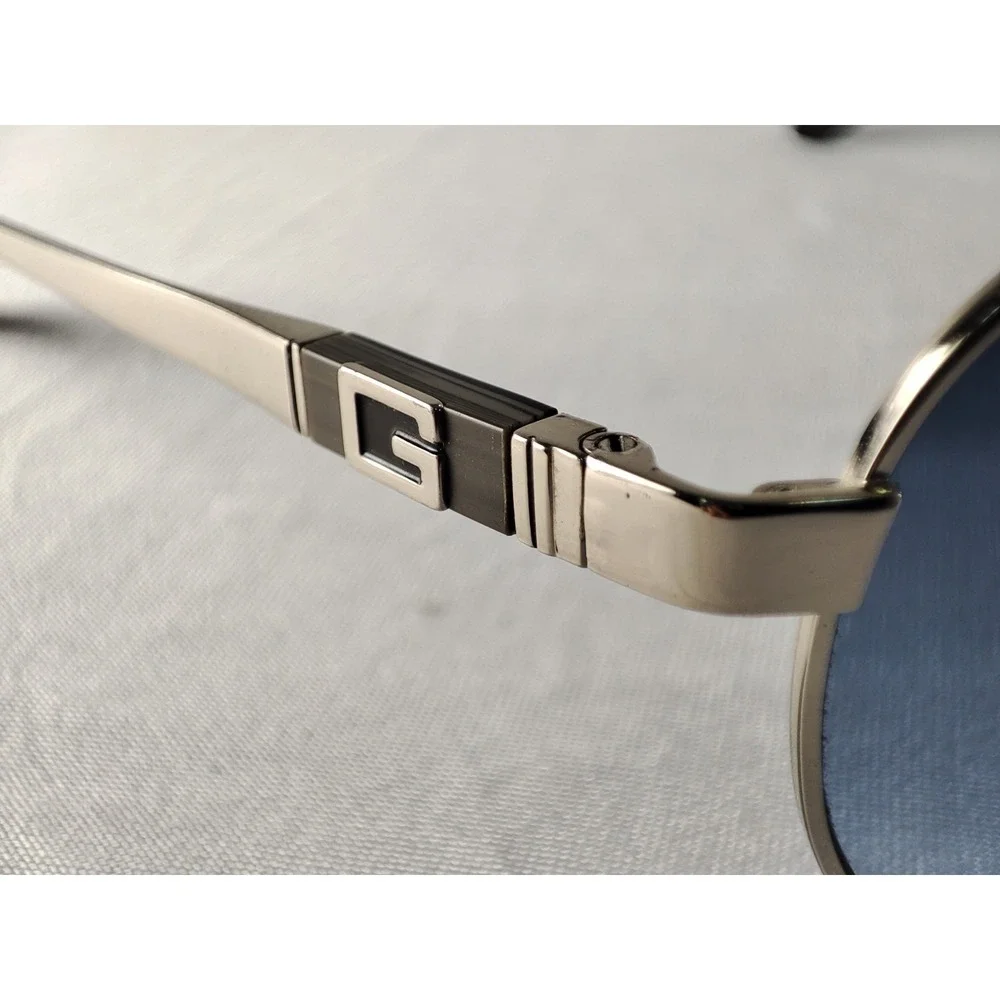 GUESS‎ GU 6812 SI-48F Men's Aviator Sunglasses Silver Blue Tint 62-13-140